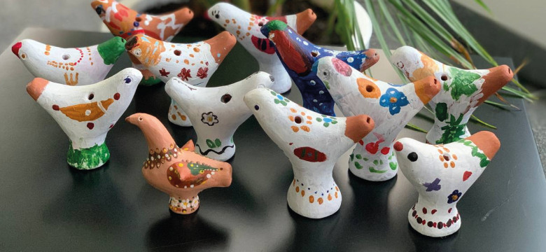 Master class for children: painting a traditional whistle